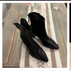 Black Pointed-Toe Women's Ankle Boots
